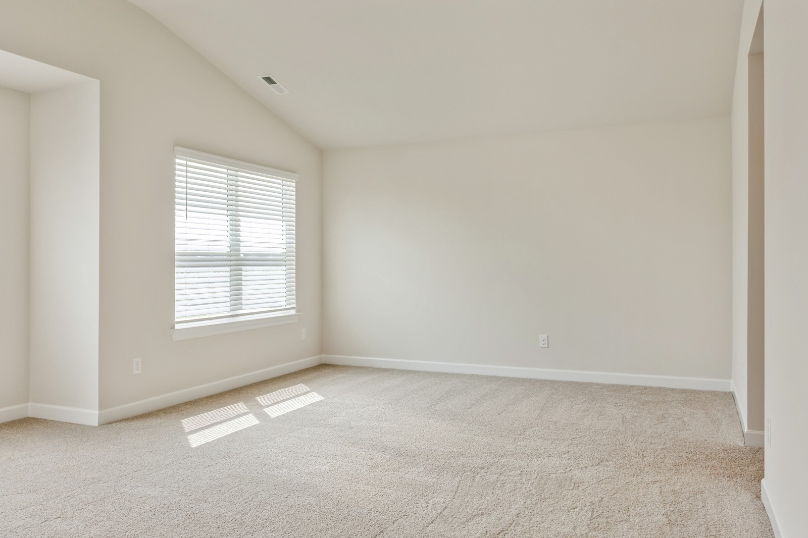 2334 Nabali Way Murfreesboro, TN 37127 - Photo 13 of 25 an empty room with a window