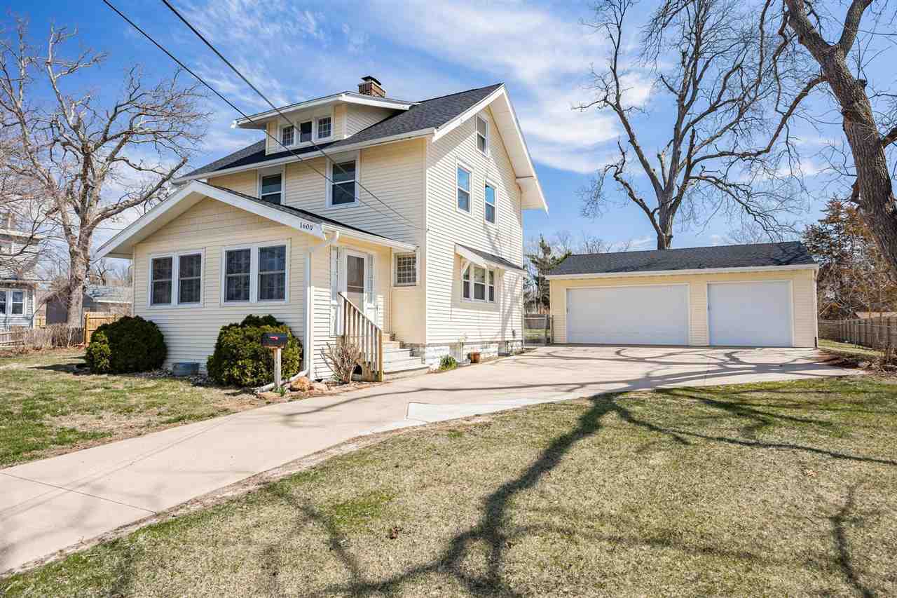 1600 Center Point Road Northeast Cedar Rapids, IA 52402 - Photo 1 of 33 Gallery Image 1