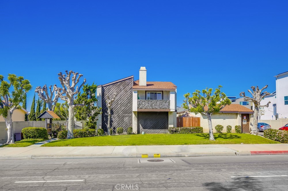 7399 Katella Avenue Stanton, CA 90680 - Photo 2 of 35