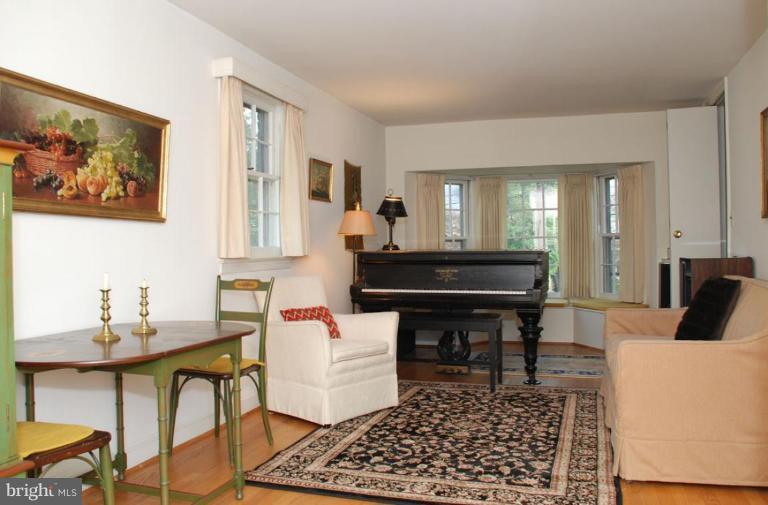 5602 Harwick Road Bethesda, MD 20816 - Photo 5 of 18 Den