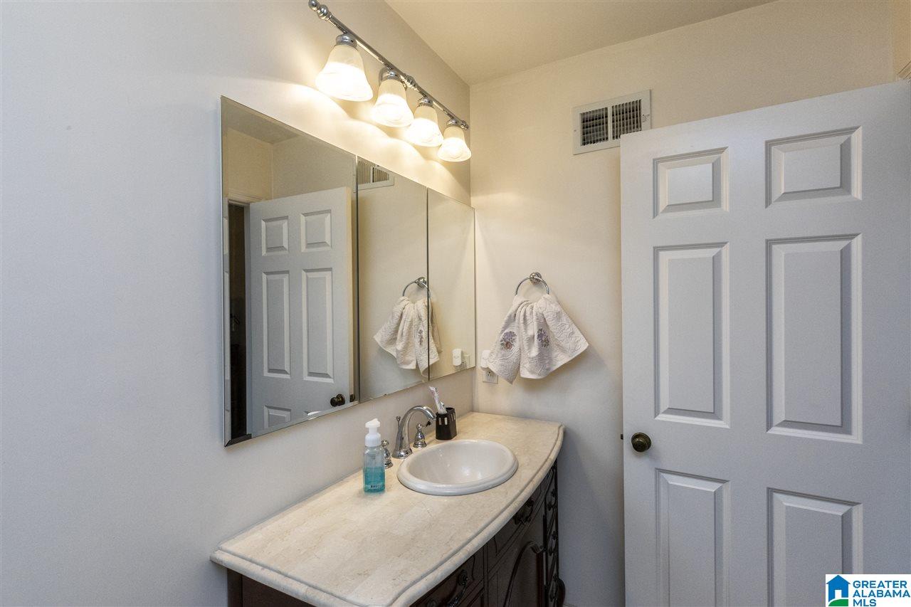 53 Shades Crest Road Birmingham, AL 35226 - Photo 13 of 26