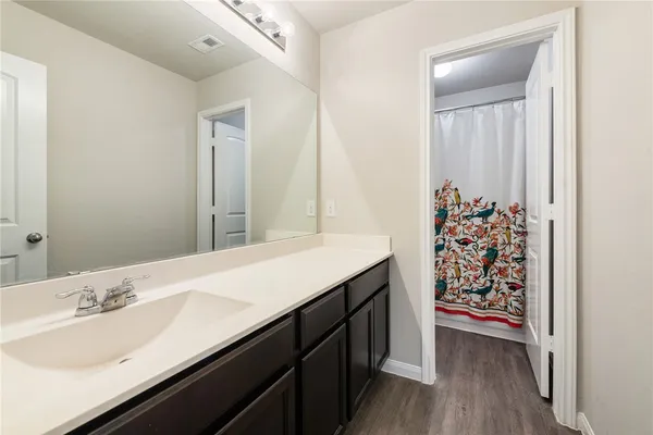 $275,000 | 996 Crossing Drive, Bryan, TX 77803