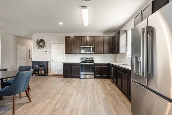 $275,000 | 996 Crossing Drive, Bryan, TX 77803