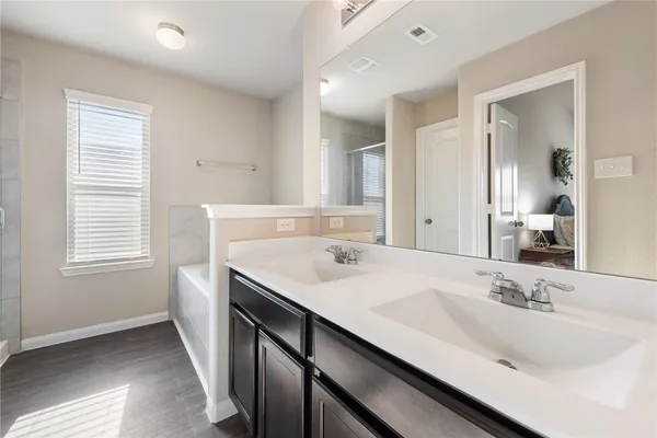 $275,000 | 996 Crossing Drive, Bryan, TX 77803
