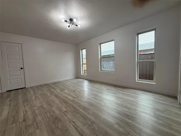 $345,000 | 2913 White Oak Lane, Bedford, TX 76021