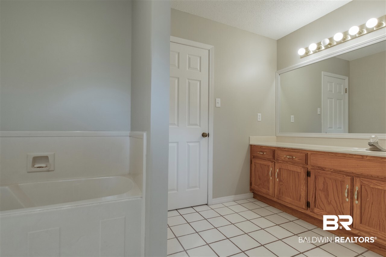 7311 Cheryl Court Mobile, AL 36695 - Photo 39 of 46