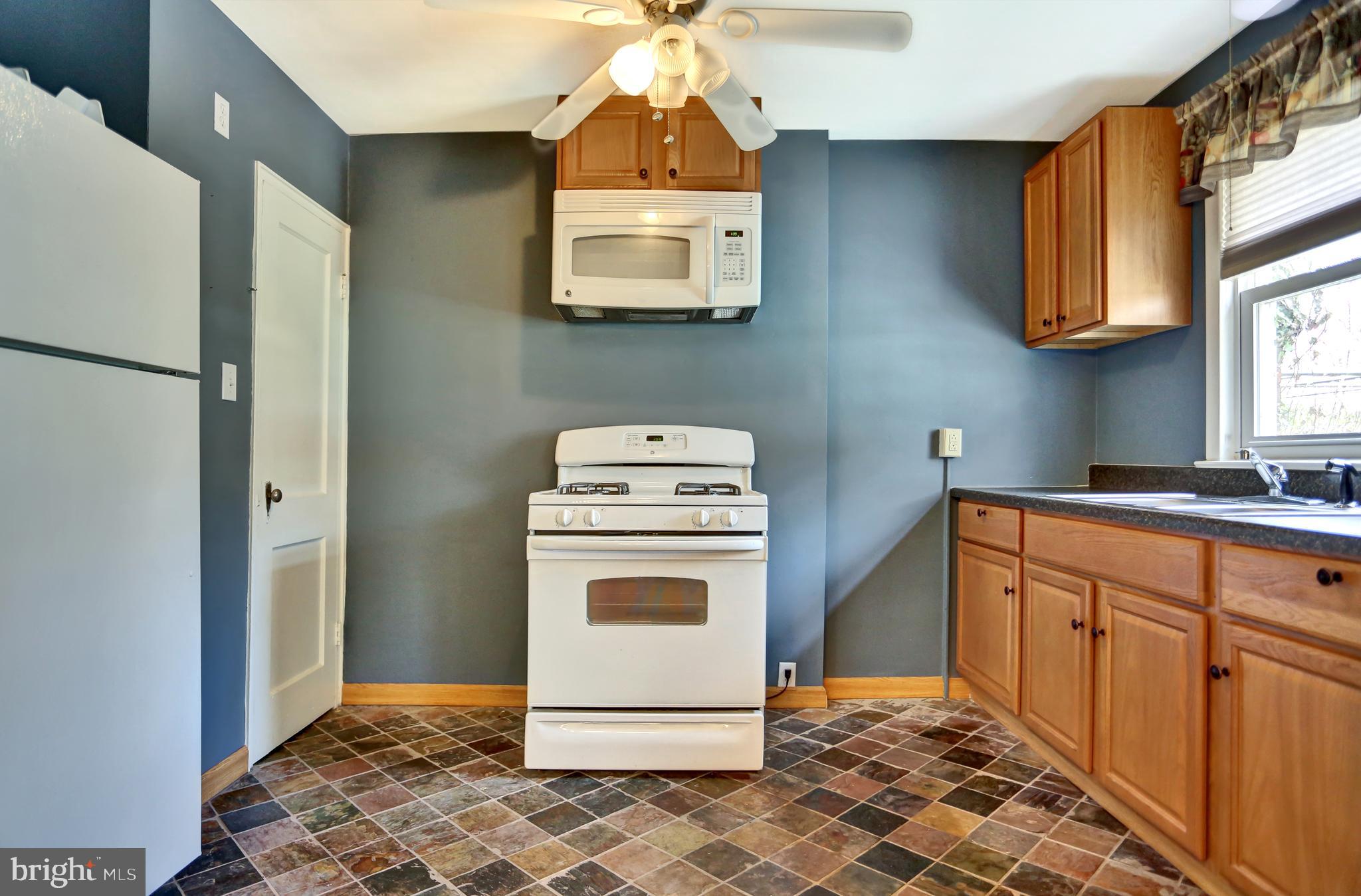 222 Sycamore Road Reading, PA 19611 - Photo 13 of 27 Gallery Image 13