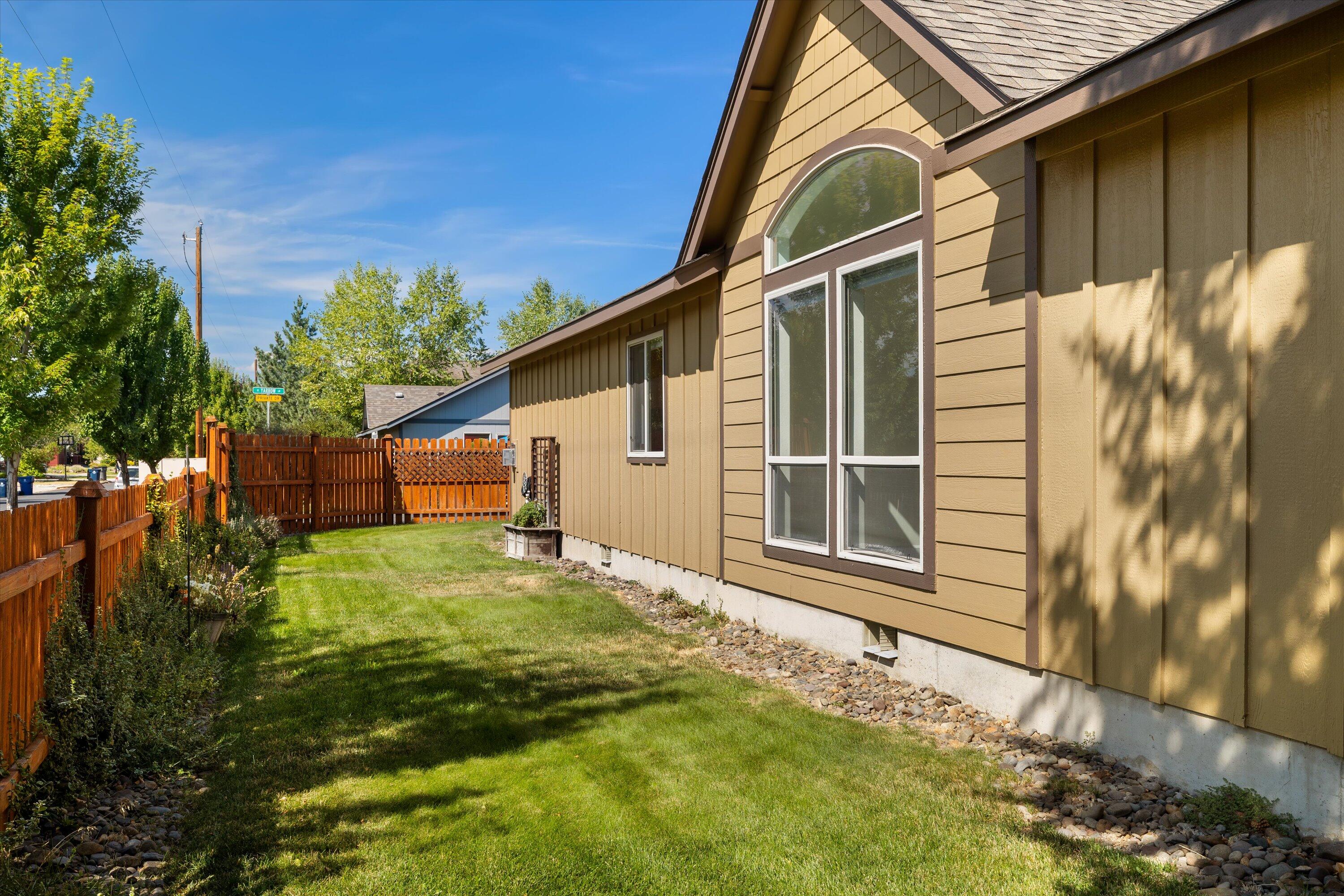 61705 Rigel Way Bend, OR 97702 - Photo 34 of 40 34-20250904 JILL ROSELL-34
