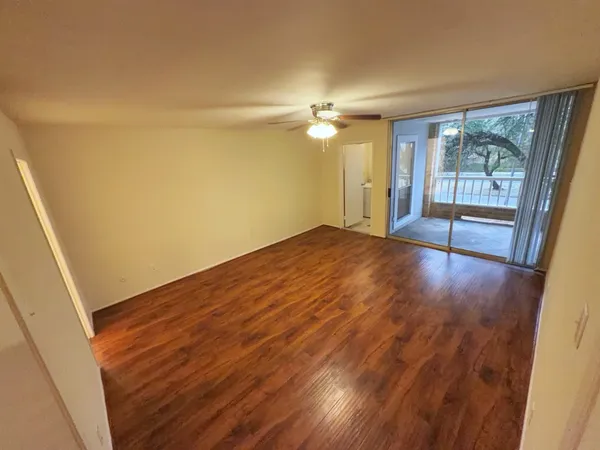 $1,550 | 2210 Dorrington Street, Unit 201, Houston, TX 77030