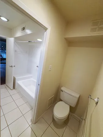 $1,550 | 2210 Dorrington Street, Unit 201, Houston, TX 77030