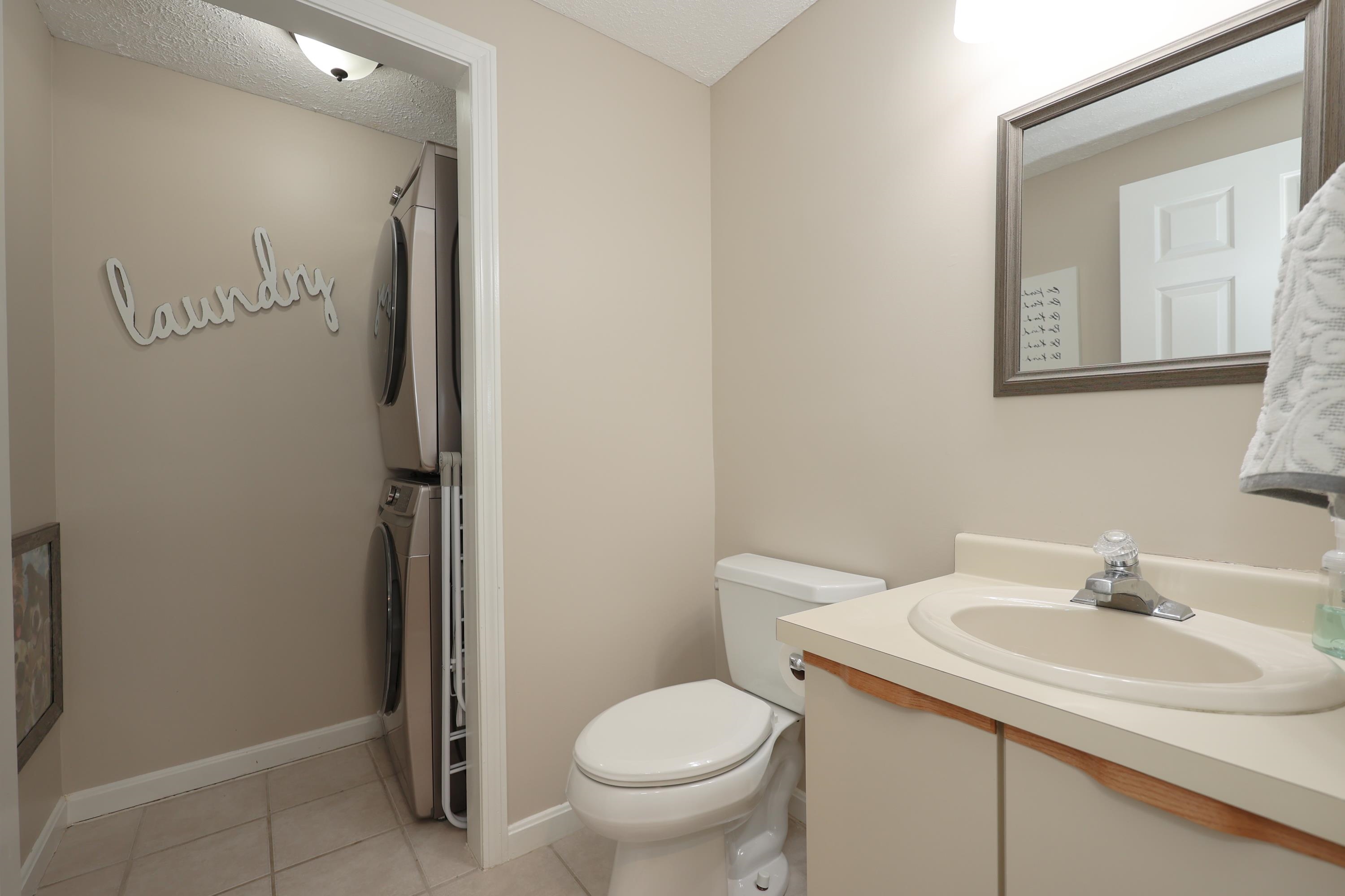 378 Winding Pond Road Londonderry, NH 03053 - Photo 10 of 46