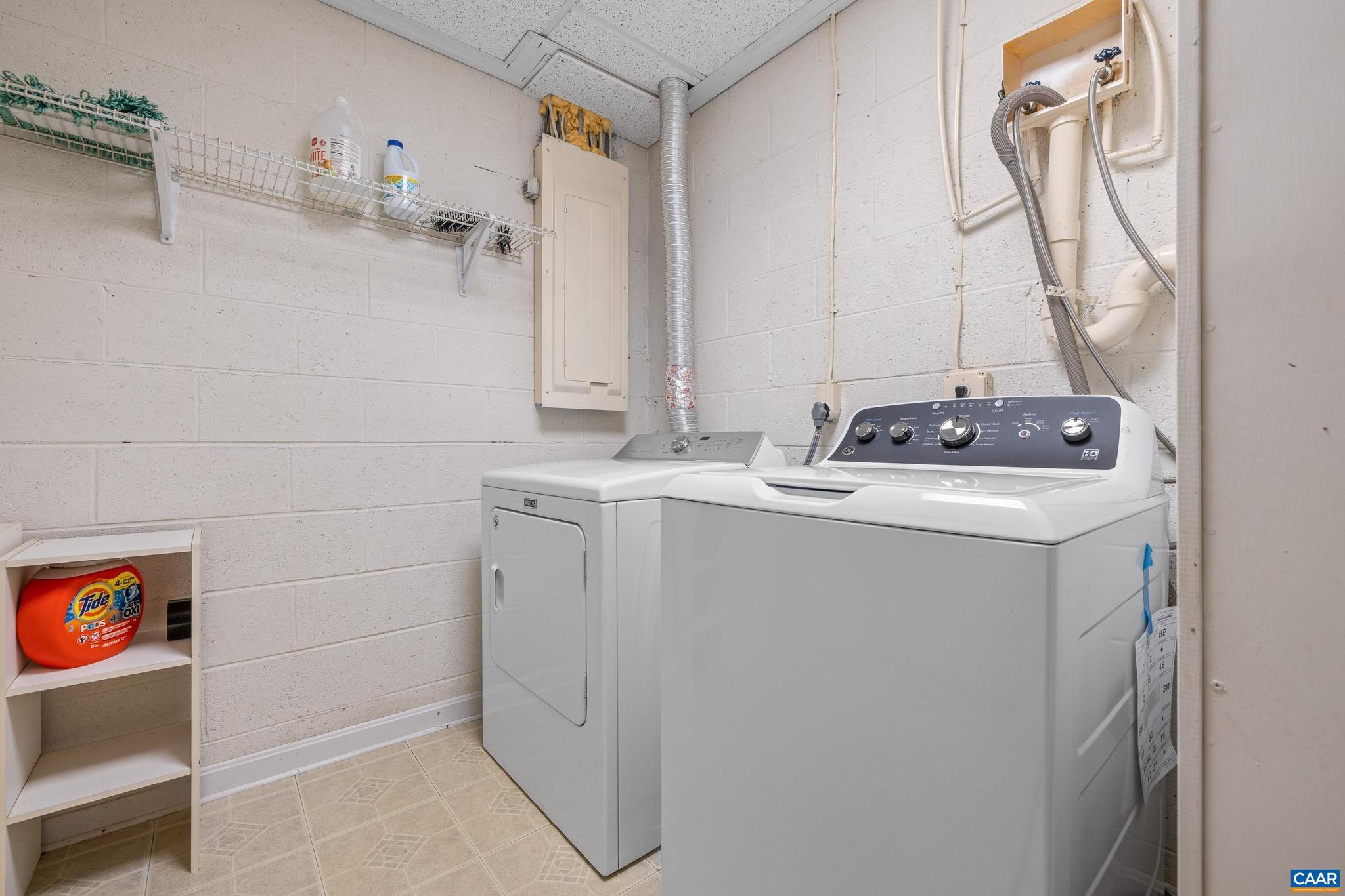 21 Ashton Road Palmyra, VA 22963 - Photo 25 of 35 a utility room with dryer and washer