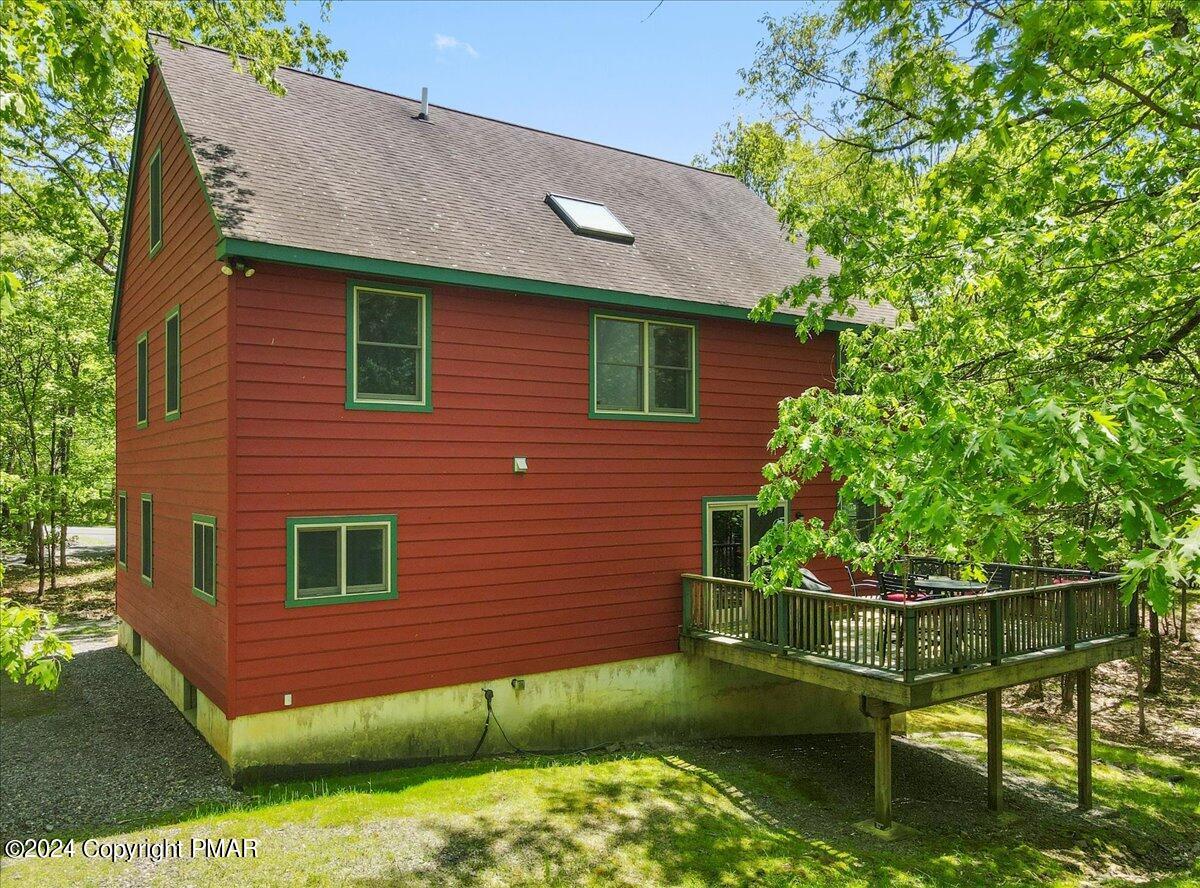 132 Reynolds Road Albrightsville, PA 18210 - Photo 4 of 66 53-Photo May 22 2024, 1 41 37 PM