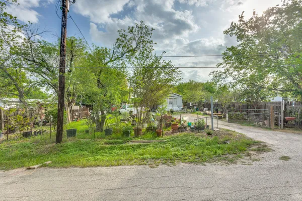 $195,000 | 404 Quail Run, Buda, TX 78610