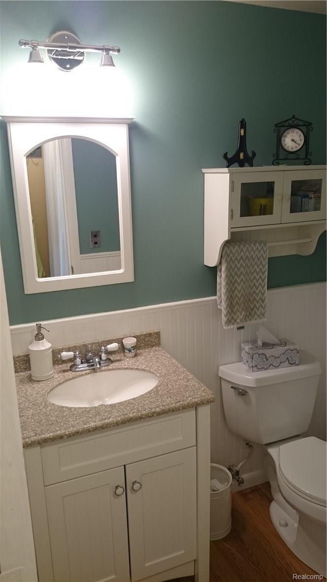 417 Baldwin Avenue, Unit 13 Rochester, MI 48307 - Photo 8 of 28 Half Bath