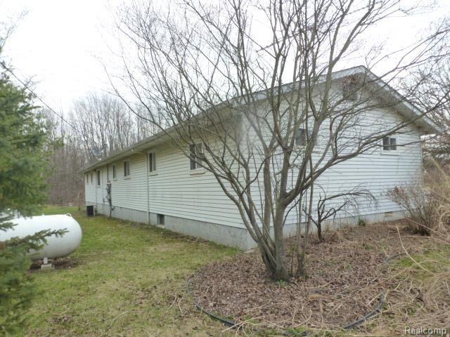 4760 North Fleming Road Howell, MI 48855 - Photo 7 of 20 4760 Fleming 018.jpg