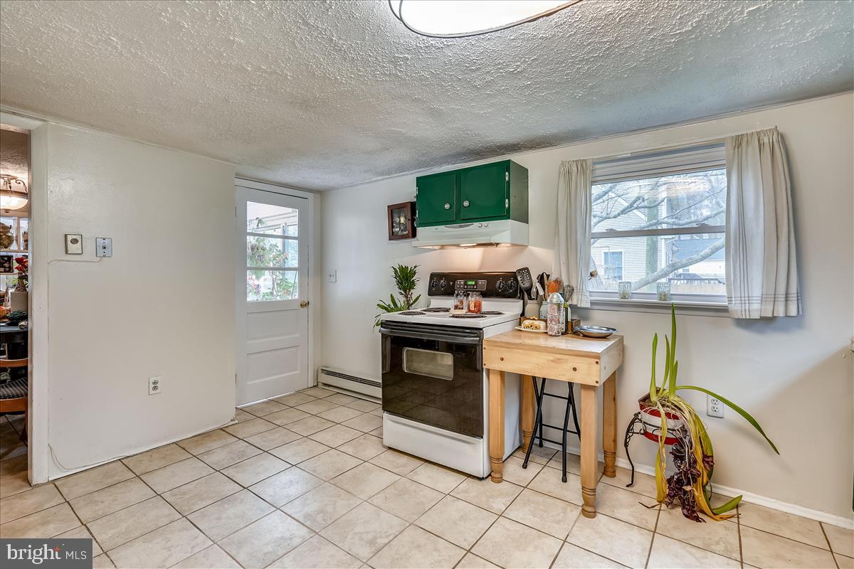 128 Collier Road Grasonville, MD 21638 - Photo 8 of 37 Kitchen