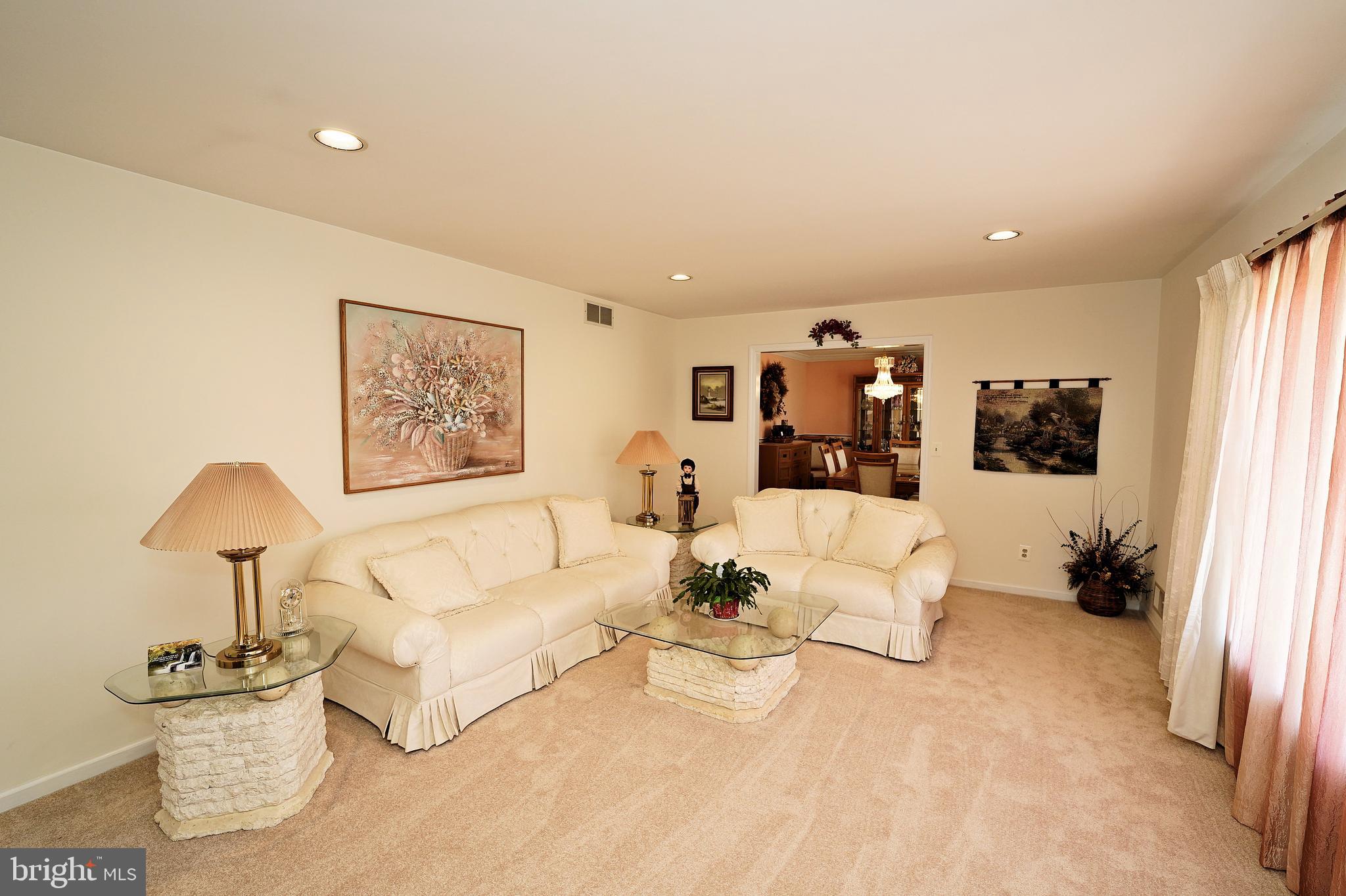 276 Warren Drive Wrightstown, NJ 08562 - Photo 6 of 44