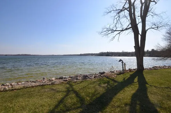 $579,900 | W9498 Highway 18, Oakland, WI 53523