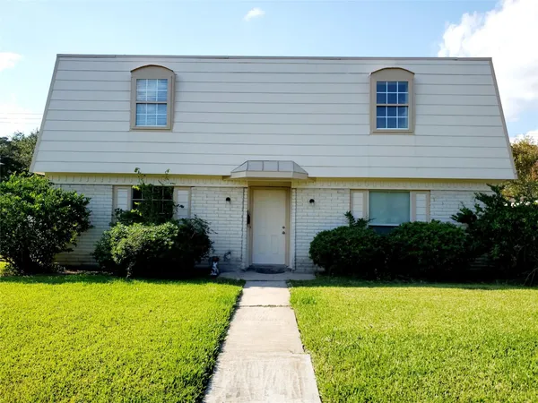 $1,900 | 11806 Hillcroft Avenue, Houston, TX 77035