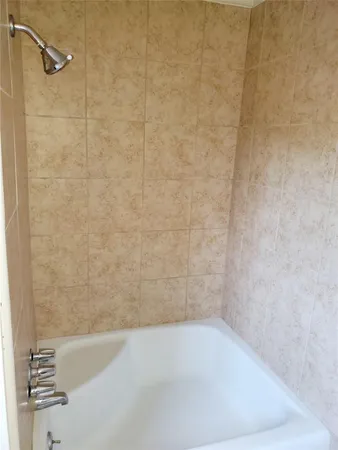 $1,900 | 11806 Hillcroft Avenue, Houston, TX 77035