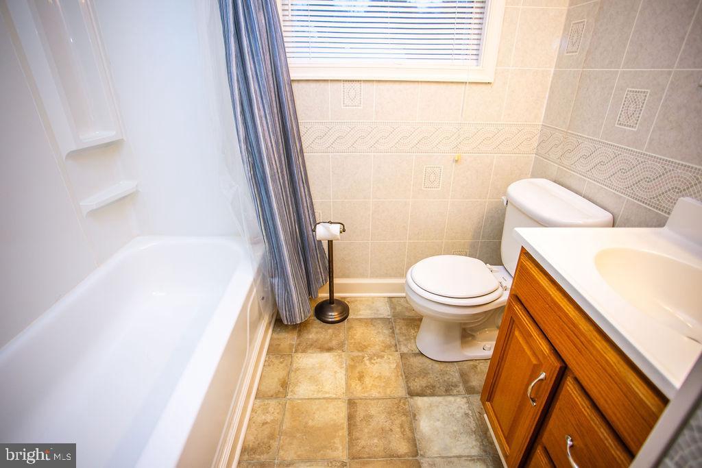 5744 Germantown Road Midland, VA 22728 - Photo 27 of 32 3rd full bathroom