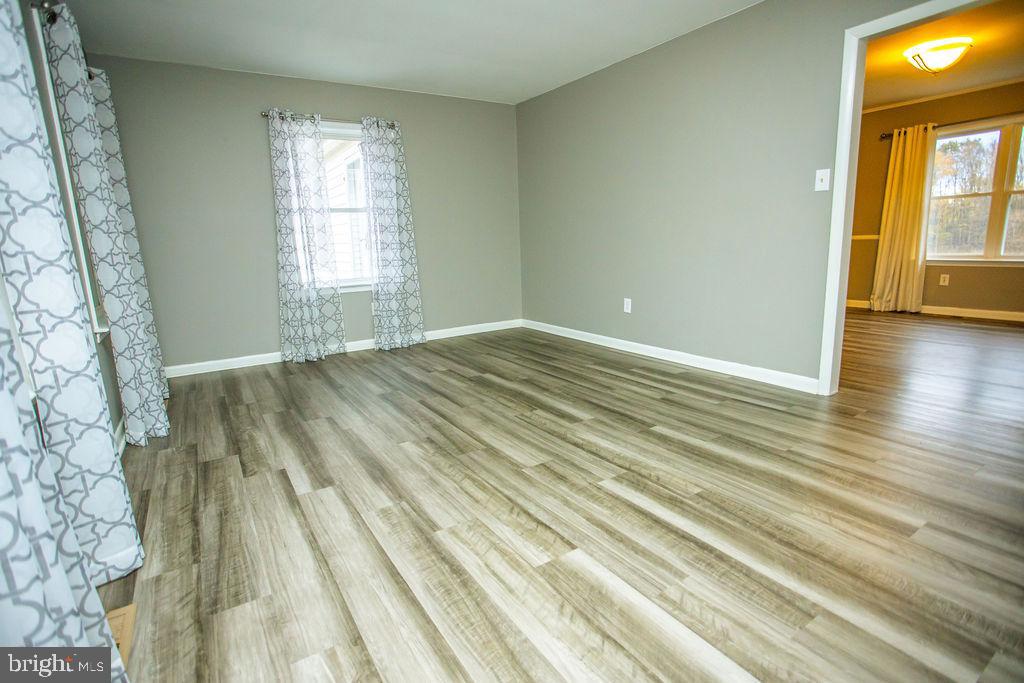 5744 Germantown Road Midland, VA 22728 - Photo 9 of 32 Sitting room/living space from front door