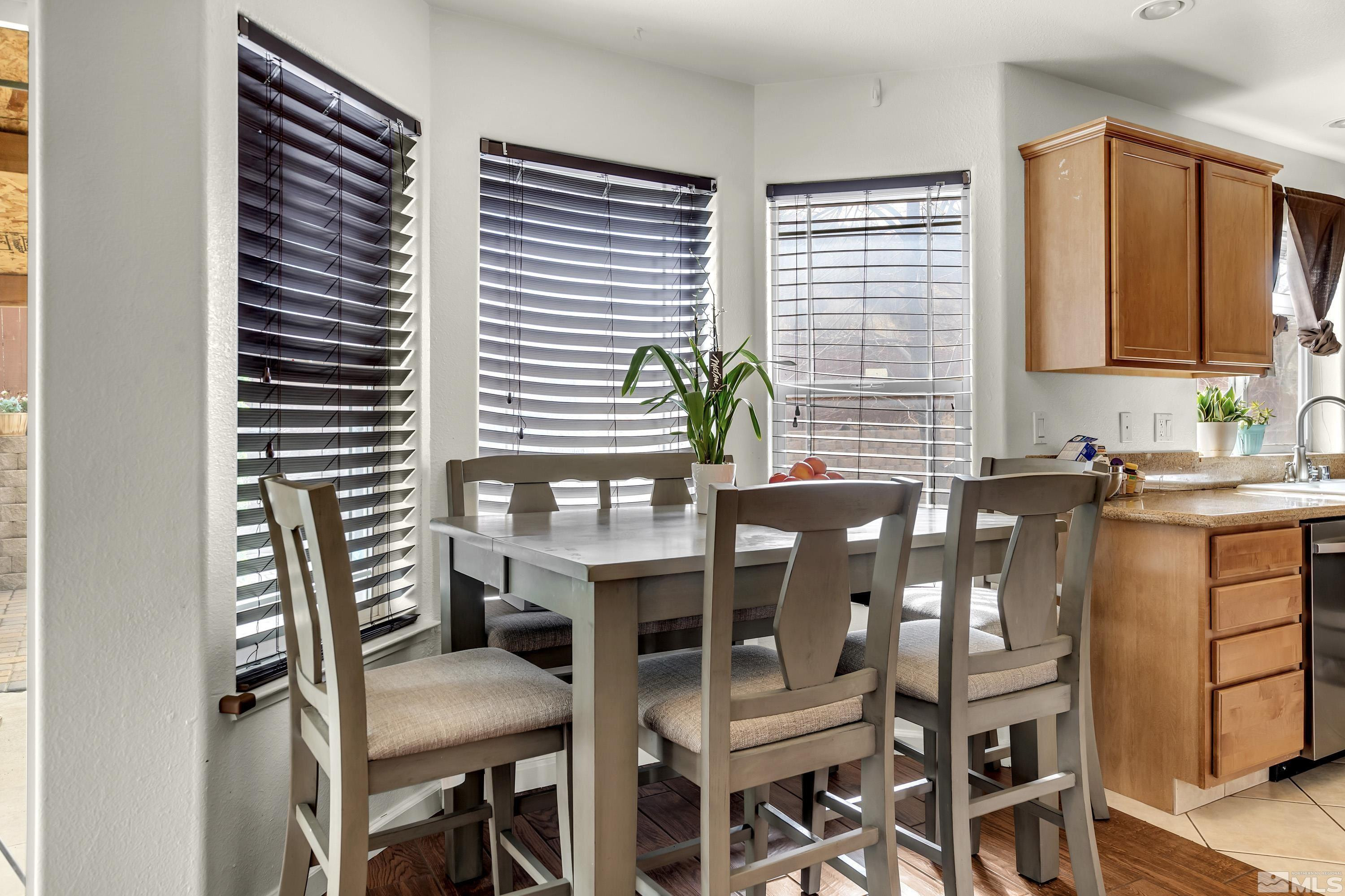 6750 Peppermint Court Reno, NV 89506 - Photo 10 of 33 a dining room with furniture and window