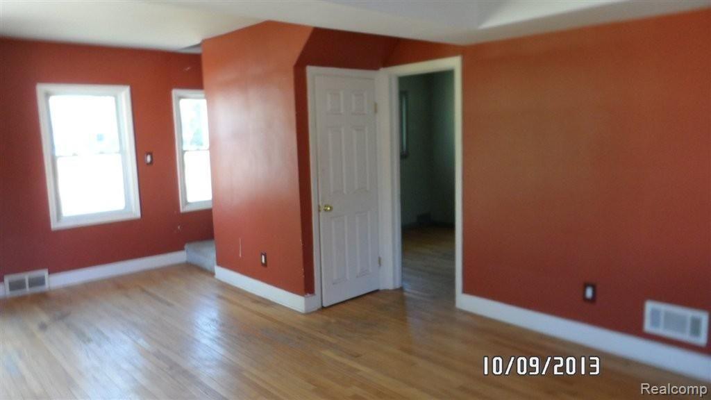12125 Stark Road Livonia, MI 48150 - Photo 3 of 12 SAM_8089.JPG