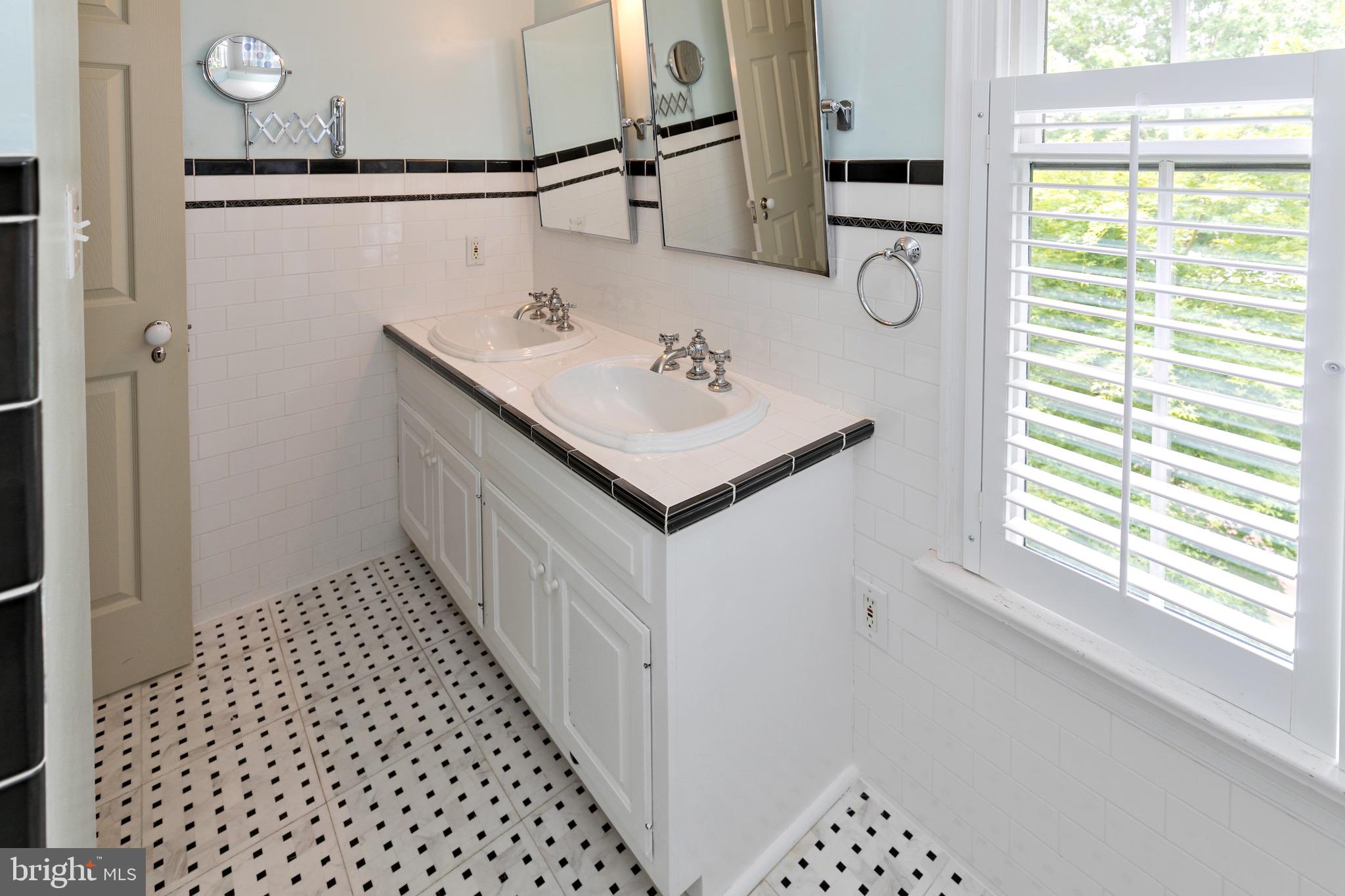 51 Cove Road Moorestown, NJ 08057 - Photo 17 of 40