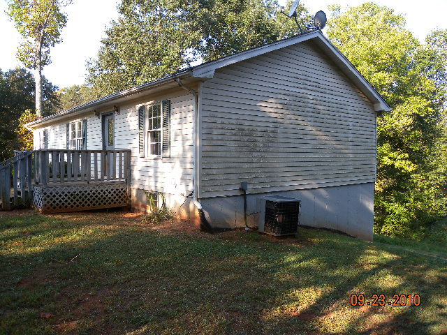 90 Tolley Road Hardy, VA 24101 - Photo 2 of 17 Right side