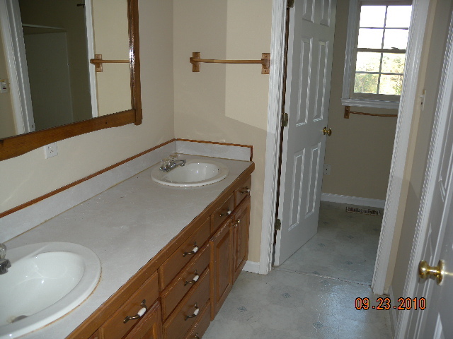 90 Tolley Road Hardy, VA 24101 - Photo 9 of 17 Master bathroom