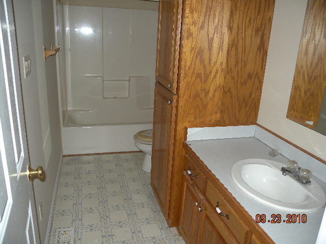 90 Tolley Road Hardy, VA 24101 - Photo 10 of 17 Hall bathroom