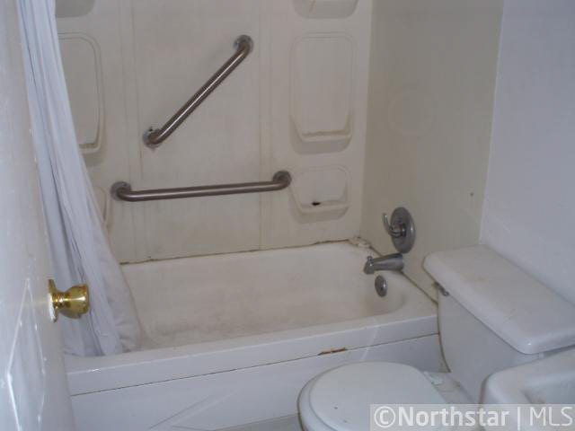 669 Case Street St. Paul, MN 55106 - Photo 3 of 12