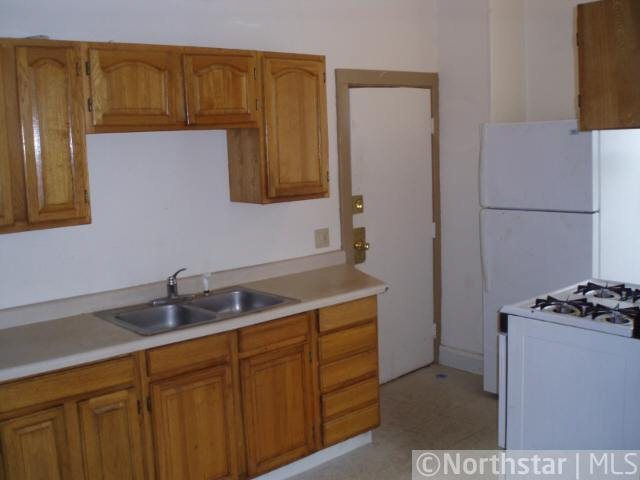 669 Case Street St. Paul, MN 55106 - Photo 6 of 12