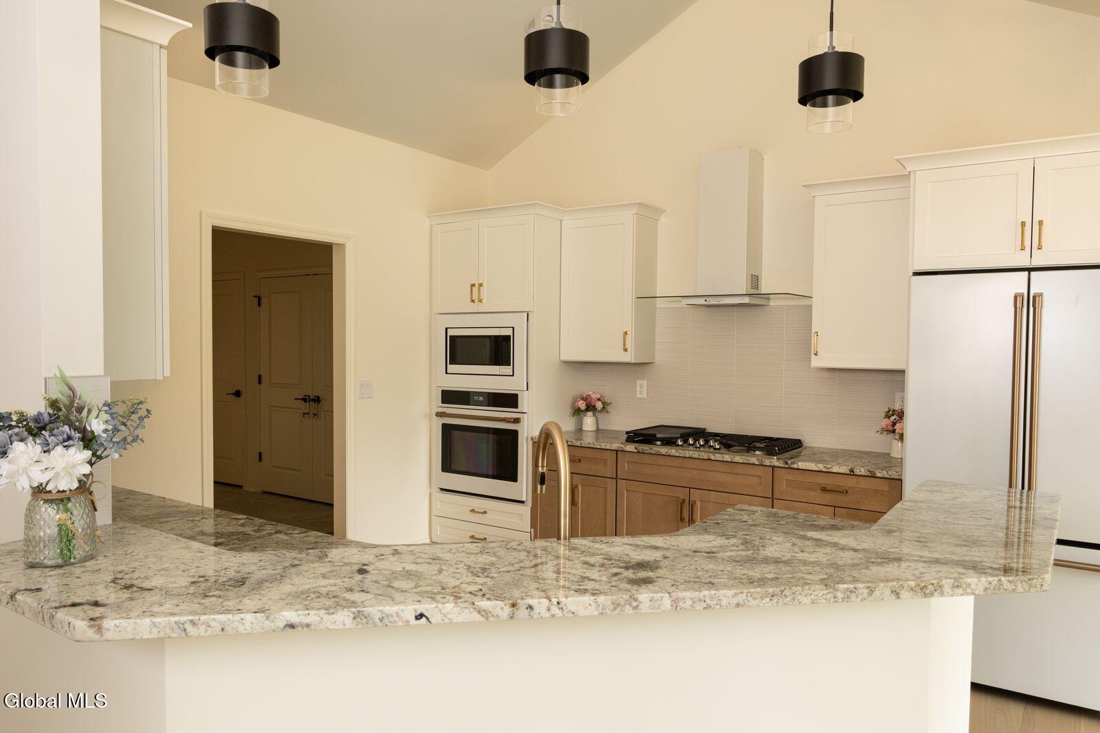 105 Maxwell Road Colonie, NY 12110 - Photo 8 of 43 Kitchen