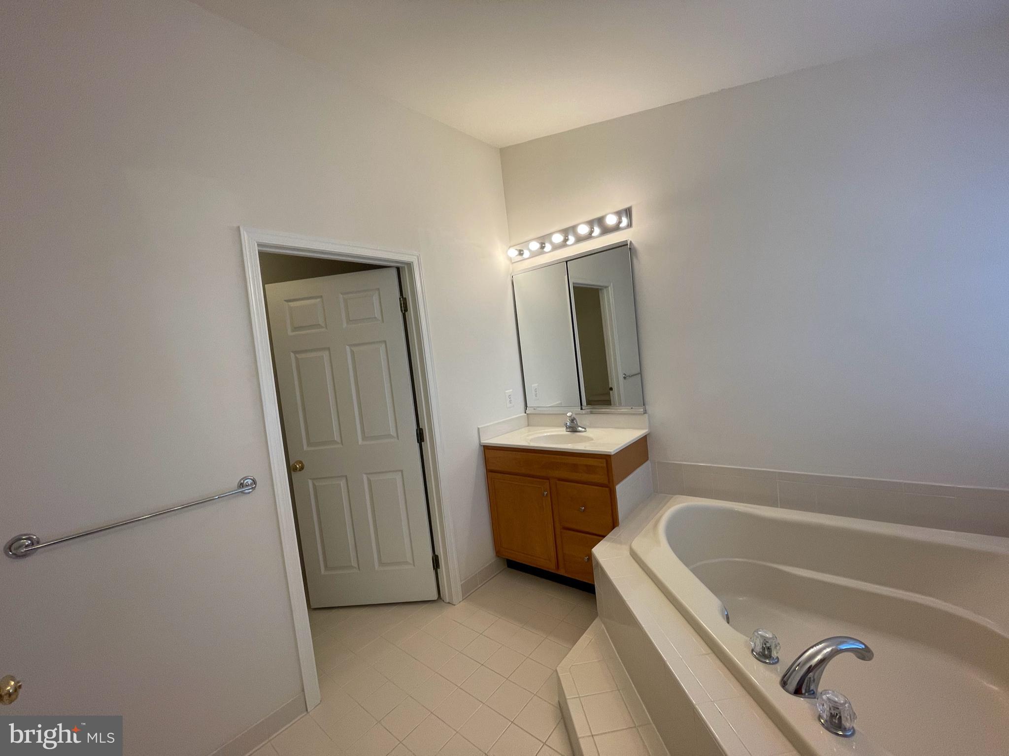 209 Grassy Ridge Terrace Purcellville, VA 20132 - Photo 4 of 23
