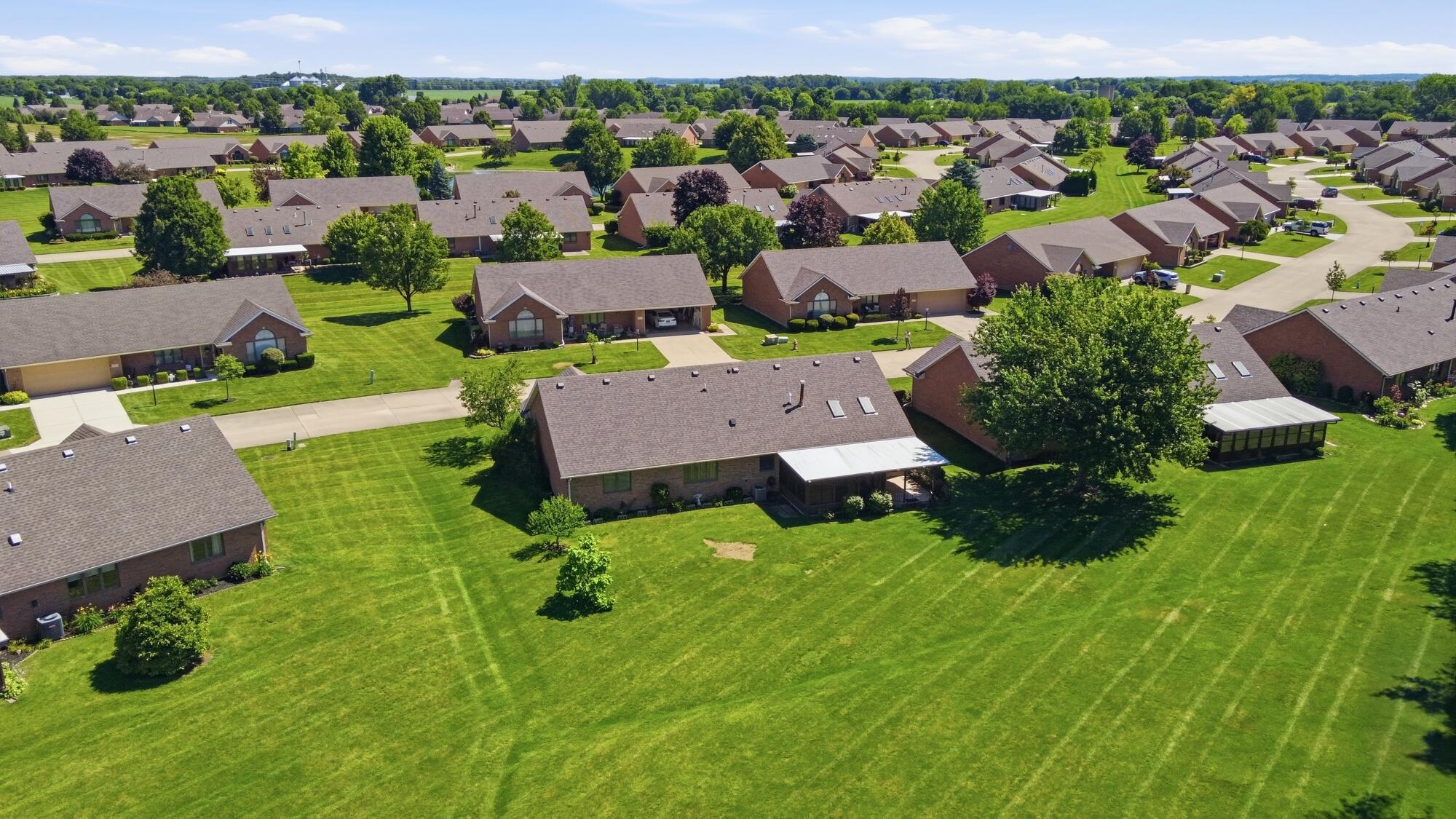 1703 Fox Ridge Drive Springfield, OH 45503 - Photo 40 of 43 005