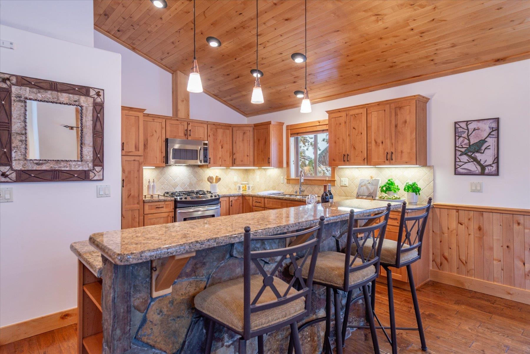 11685 Baden Road Truckee, CA 96161 - Photo 11 of 28 Gallery Image 11