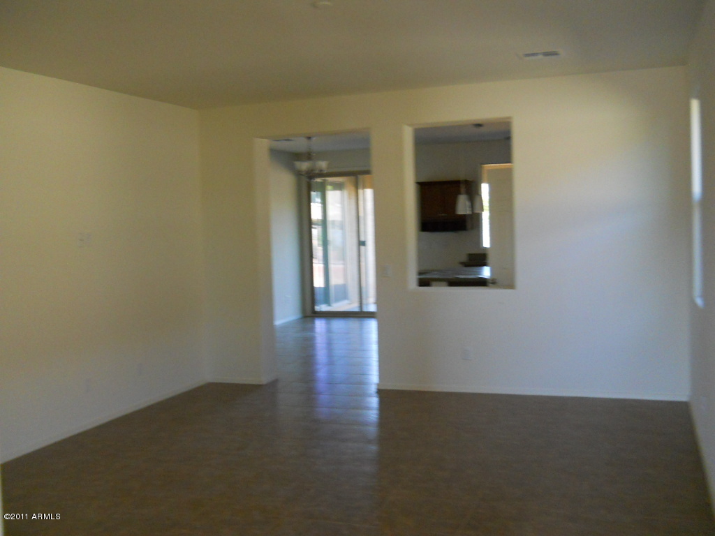 7018 West Harwell Road Laveen, AZ 85339 - Photo 3 of 7 Great Room
