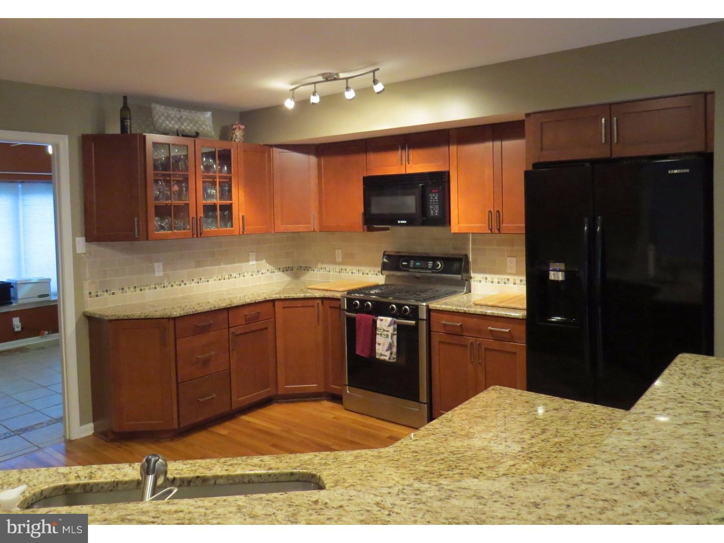227 Fox Run Exton, PA 19341 - Photo 2 of 24 Kitchen