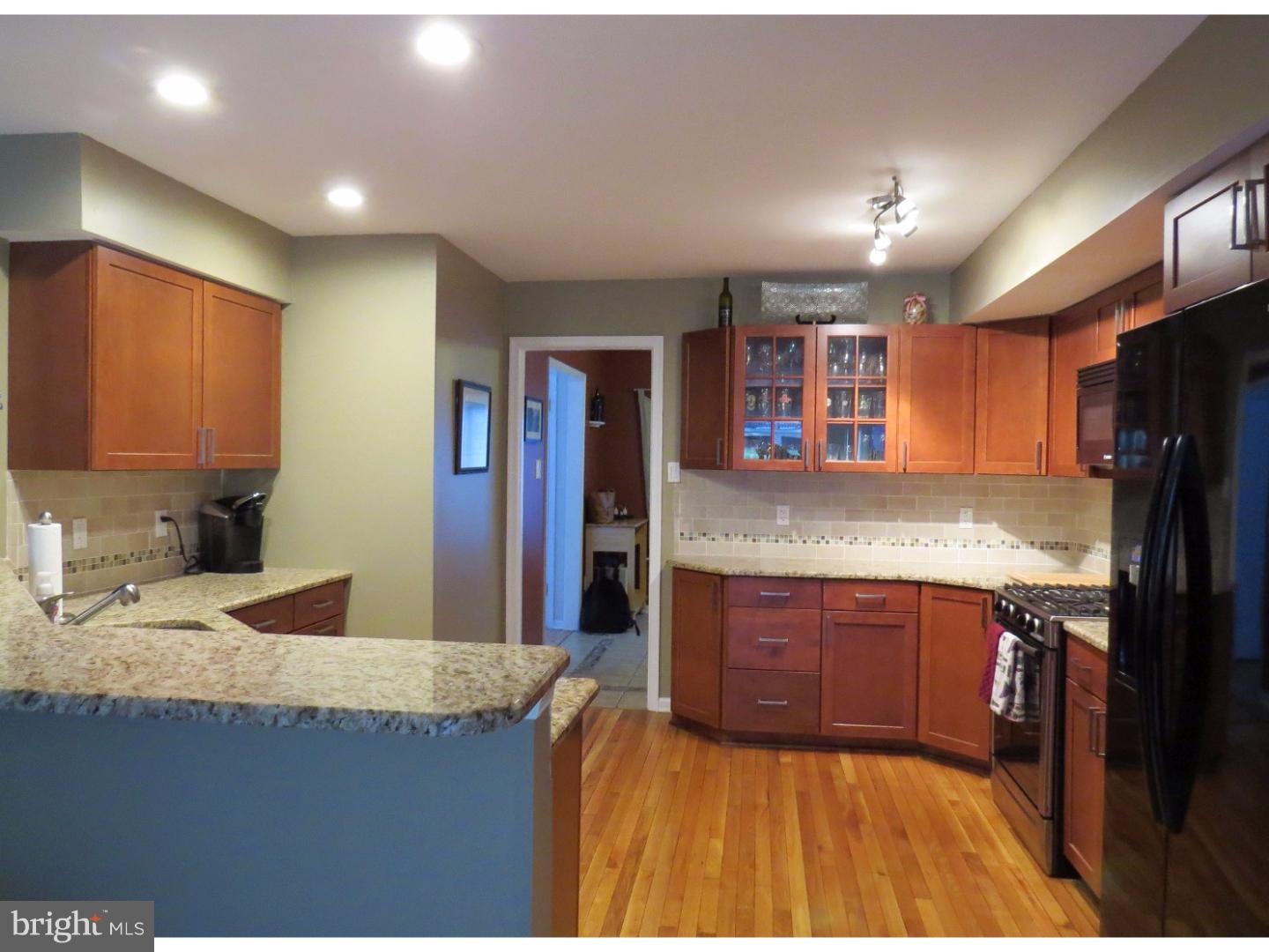 227 Fox Run Exton, PA 19341 - Photo 3 of 24 Kitchen
