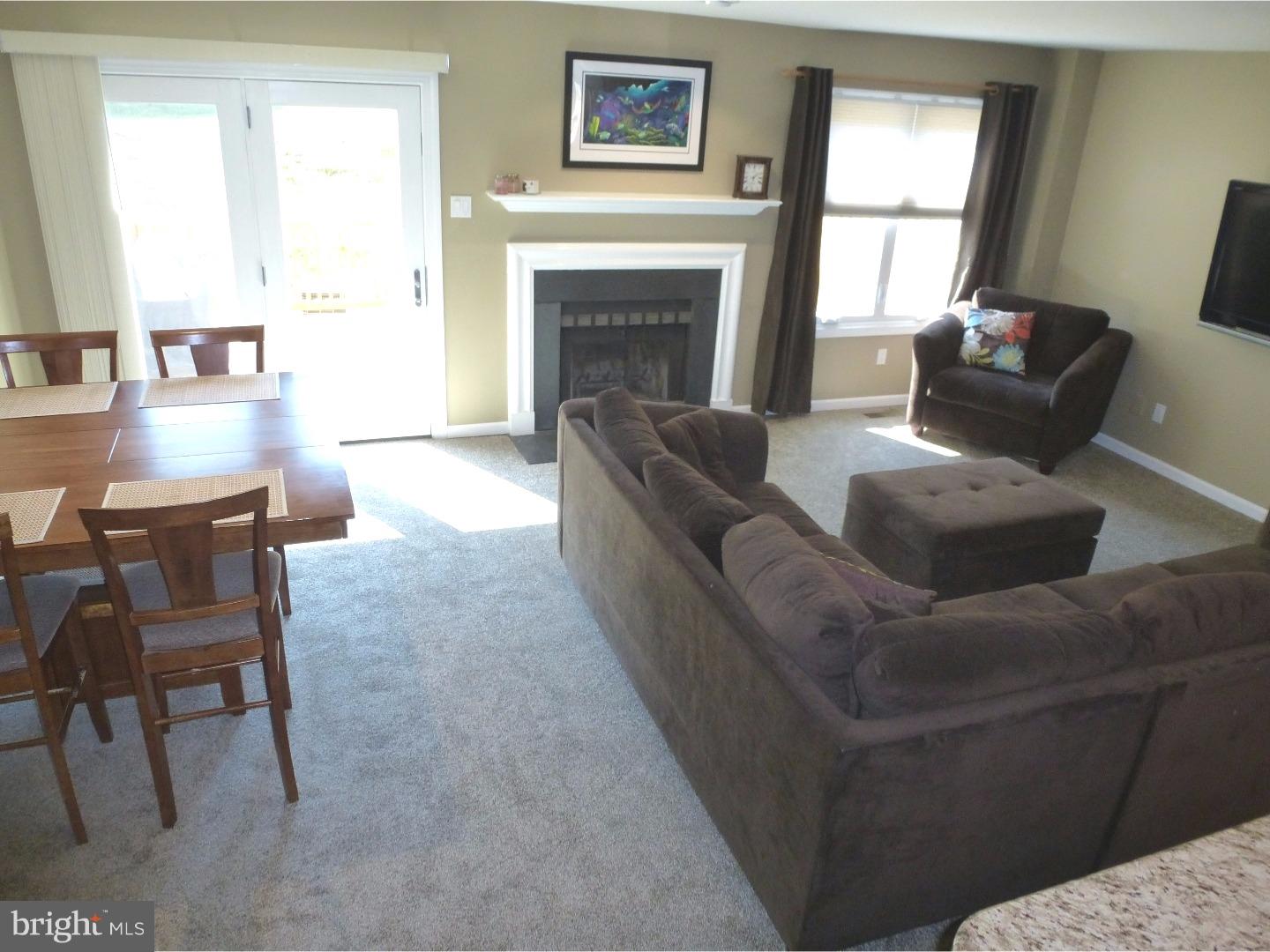 227 Fox Run Exton, PA 19341 - Photo 5 of 24 Living Room