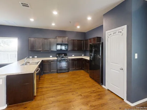 $1,750 | 8403 Blackstone Cove, Converse, TX 78109