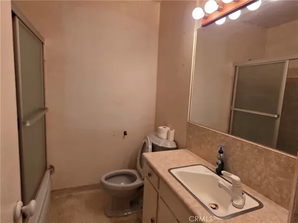$749,500 | 7446 Dempsey Avenue, Lake Balboa, CA 91406
