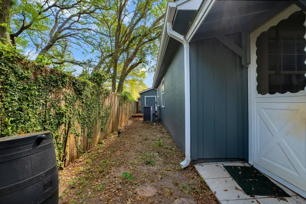 $2,400 | 1552 Cinnamon Bear Circle, Tallahassee, FL 32311