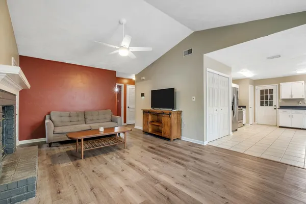 $2,400 | 1552 Cinnamon Bear Circle, Tallahassee, FL 32311