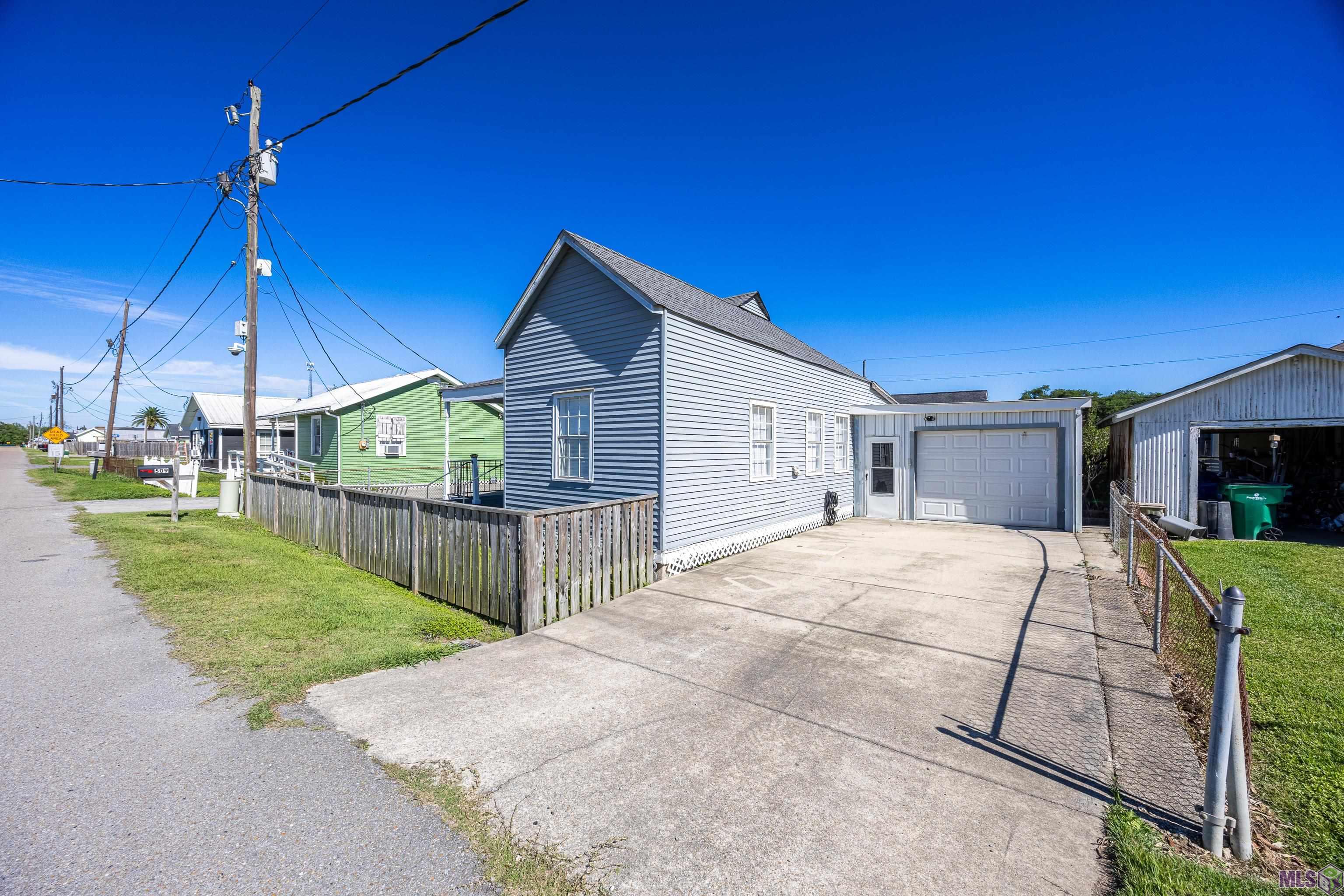 509 Canal Street Lockport, LA 70374 - Photo 3 of 17