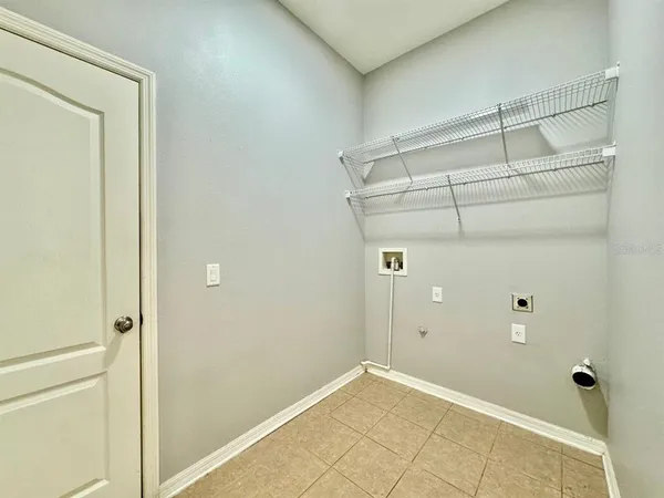 $2,750 | 18205 Fall Creek Drive, Lutz, FL 33558