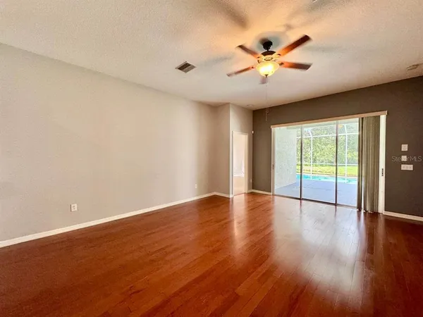 $2,750 | 18205 Fall Creek Drive, Lutz, FL 33558